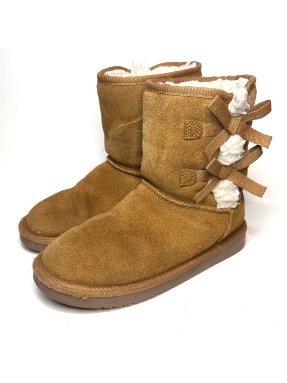 Koolaburra by UGG Youth Victoria Short Boot in Chestnut Suede | 3